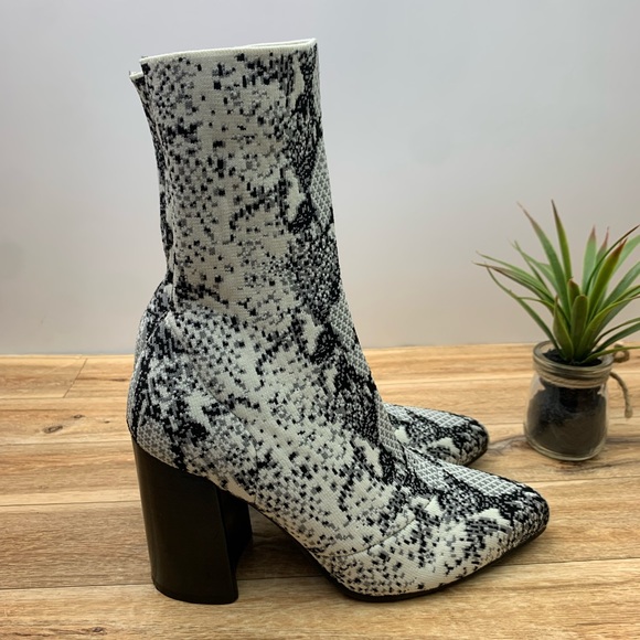 Steve Madden Trent knit bootie - Picture 2 of 11